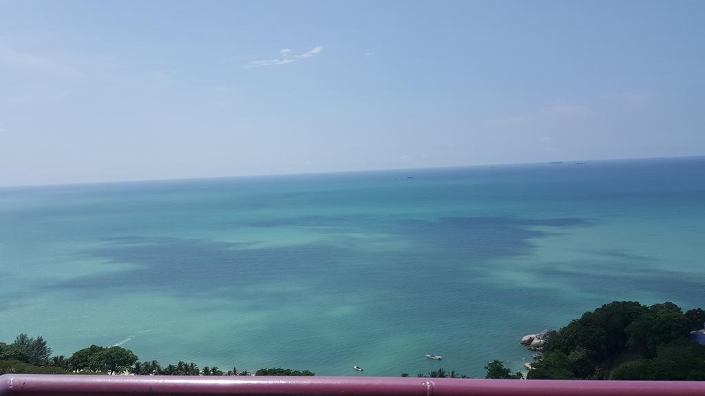 Batu Ferringhi Seaview Apartment Exterior photo